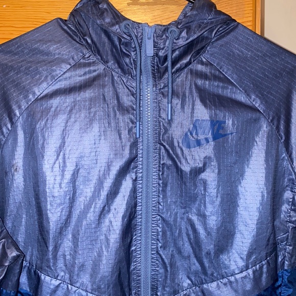 Nike Windbreaker - Picture 1 of 5